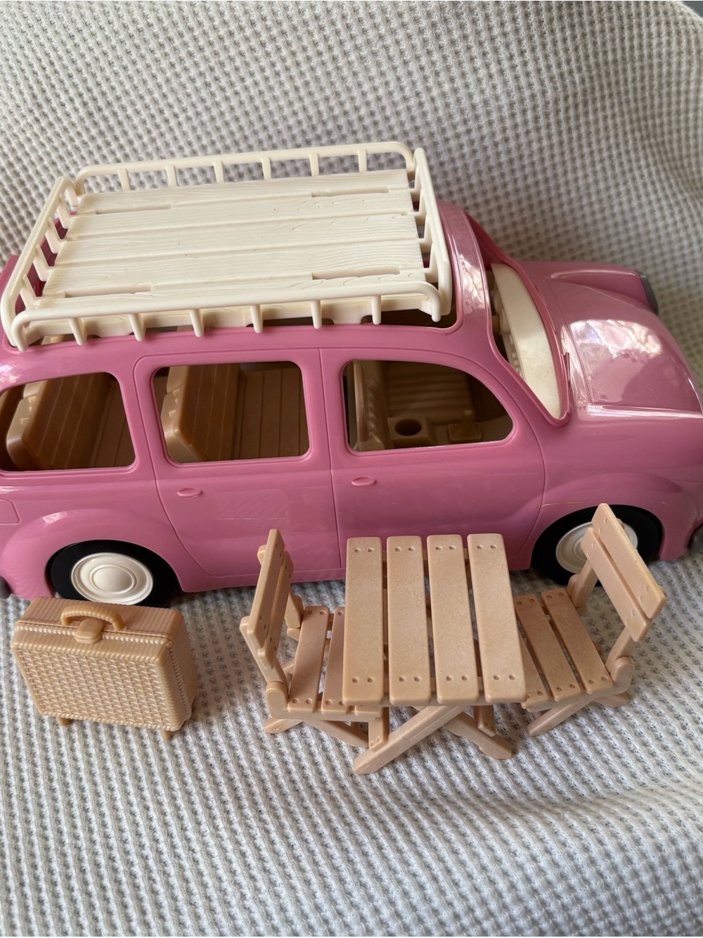 Calico Critters Family Picnic Van / wagon tranformable seats picnic table basket